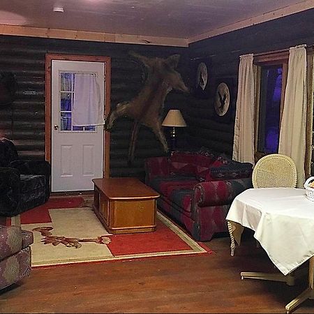 Flying U Ranch Otel Seventy Mile House Dış mekan fotoğraf